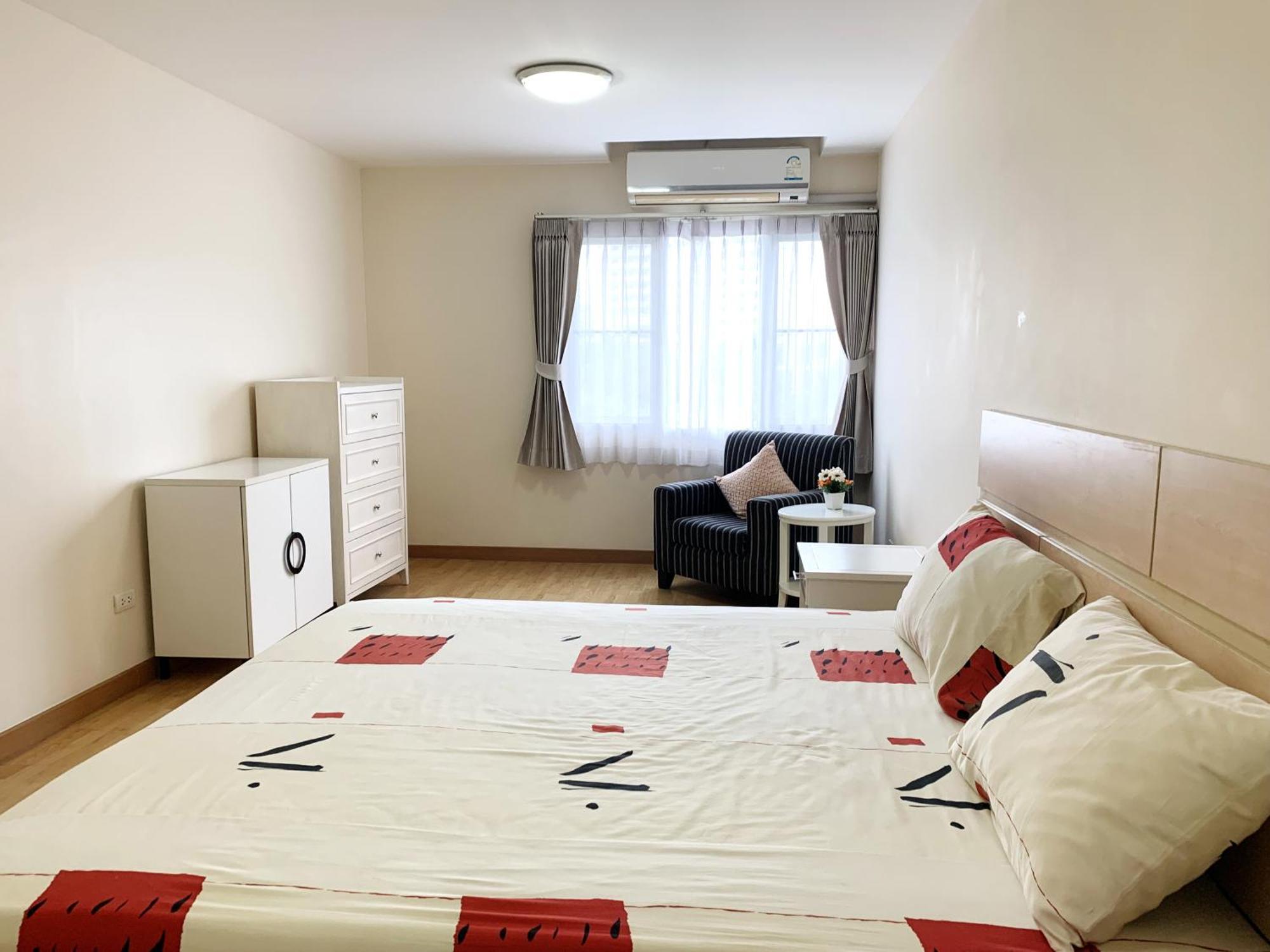 Charming Resident At Ekkamai From Studio Unit Up To 2 Bedroom Apartment 방콕 외부 사진