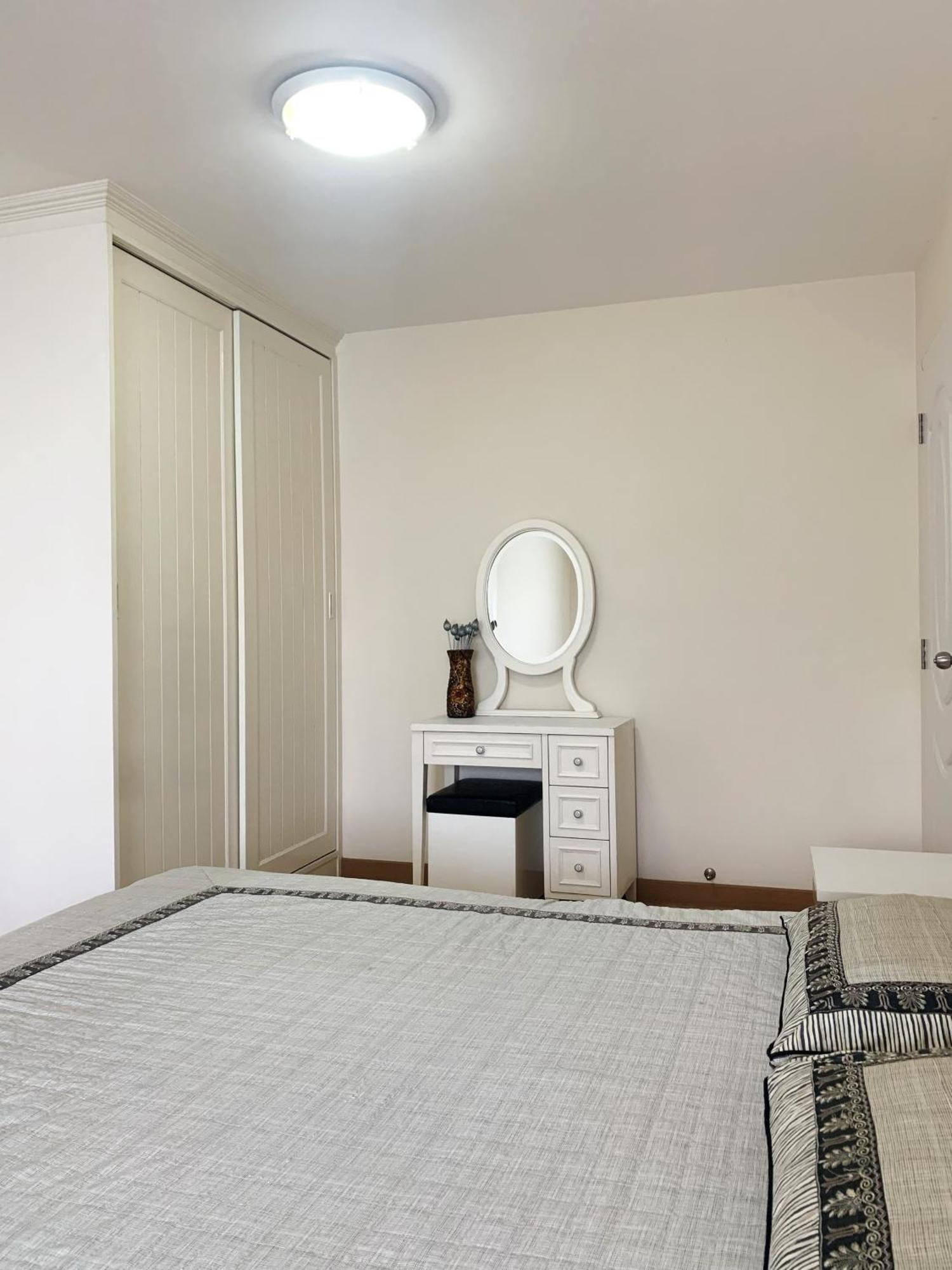 Charming Resident At Ekkamai From Studio Unit Up To 2 Bedroom Apartment 방콕 객실 사진